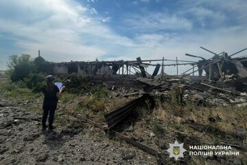 На Донеччині внаслідок обстрілів росіяни пошкодили газогін, соціальні заклади та будинки (фото)