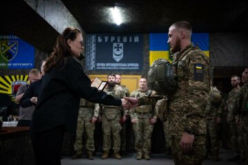 Свириденко вручила нагороди військовослужбовцям на Донеччині (фото)