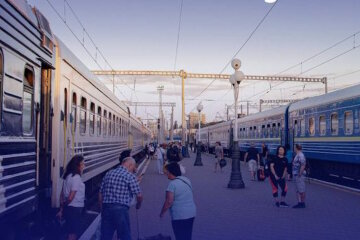 Квитки на поїзд зникають за секунди: що каже Укрзалізниця