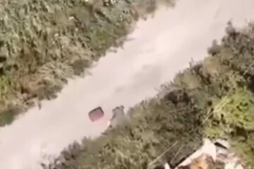 На Донеччині зафіксовано новий воєнний злочин рф: окупанти розстріляли цивільного під час евакуації (відео)