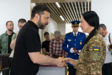 Медики Донеччини отримали державні нагороди від президента (фото)