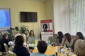 «Контроль — це не недовіра, а зрілість»: як жінки Полтавщини змінюють культуру відбудови через громадський нагляд