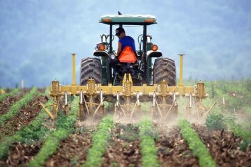Держава компенсує аграріям 25% вартості української техніки