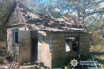 Пошкоджені будинки та підприємство: окупанти обстріляли Донеччину (фото)