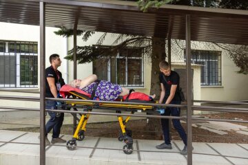 «Схід SOS» вивозить людей з Донеччини: евакуація під обстрілами та брак місць для розселення