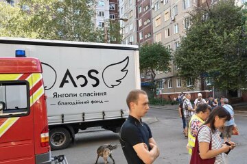 Набори для ремонту: у Краматорську людям видали гуманітарну допомогу