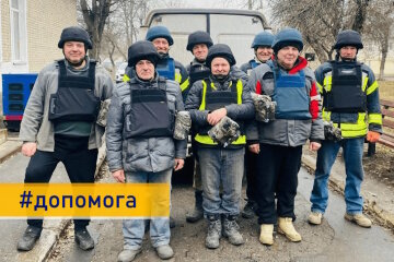 Комунальники у Покровську отримали техніку та захисне спорядження