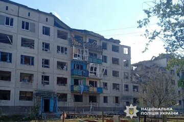 На Донеччині ворог атакував 13 населених пунктів: пошкоджені будинки, підприємство та авто (фото)