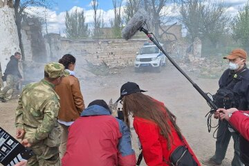 Росія зняла черговий пропагандистський серіал у зруйнованих Мариуполі та Авдіївці