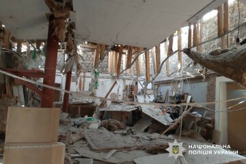 Російські війська атакували 14 населених пунктів Донеччини: 8 цивільних поранені, понад 50 об’єктів зруйновано