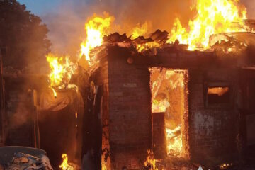 Пошкоджені будинки та автомобілі: на Донеччині росіяни обстріляли 12 населених пунктів (фото)