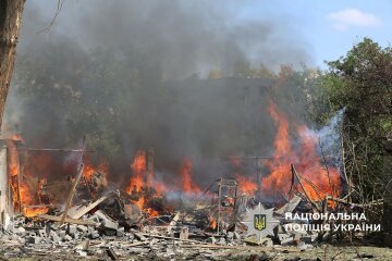 Вдарили бомбами: окупанти поранили щонайменше двох людей у Краматорську (відео)