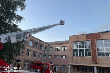 Рятувальник Донеччини попали під ворожий обстріл (фото)