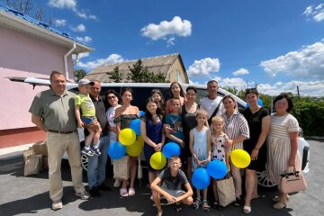 Дитячий будинок сімейного типу з Донеччини отримав новенький мінівен
