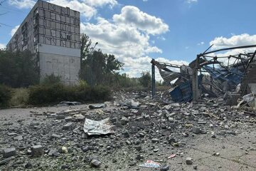 Окупанти скинули на Костянтинівку п’ять бомб та поранили чотирьох людей (фото)