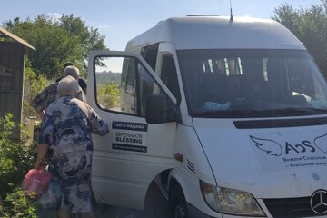 З Костянтинівки евакуювали 10 жителів – серед них літні люди