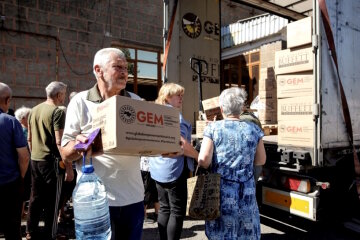 Продукти та матеріали для відновлення: жителі Донеччини отримали понад 316 тонн допомоги