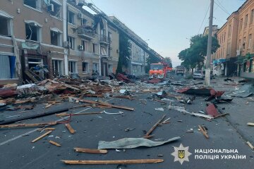 Бомбами та дронами: російські окупанти атакували 18 населених пунктів Донеччини (фото)