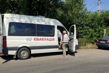 З Костянтинівки евакуювали дев’ятьох мирних жителів