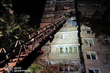 Авіаудар по дев’ятиповерхівці в Костянтинівці: двох людей деблоковано, 13 поранених, під завалами може залишатися ще одна особа
