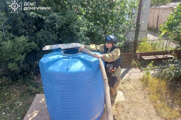 Допомога прифронтовим громадам: рятувальники Донеччини привезли воду у Дружківку