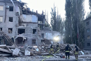 Рятувальна операція у Краматорську триває другу добу (ФОТО)