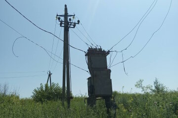 Відновили електрику: за тиждень енергетики повернули світло у 61 населений пункт