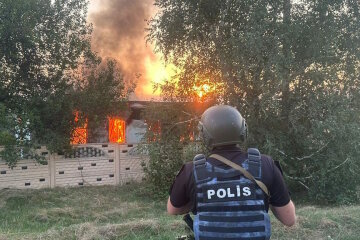Масовані обстріли Донеччини: двоє поранених, понад 2 400 атак, десятки зруйнованих об’єктів