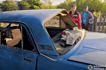 Російський дрон атакував авто з цивільними у Дробишевому (відео)