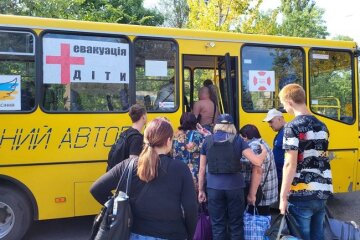 Розпочато примусову евакуацію родин з дітьми з Добропільської та Криворізької громад