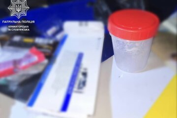 Помітно нервував: у Краматорську під час комендантської години у пасажира “ВАЗ” виявили наркотики