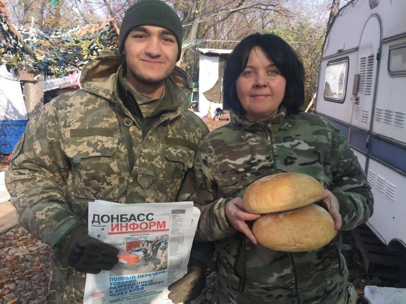 Своїх не кидаємо: офіцери СІМІК доставляють допомогу в прифронтові села