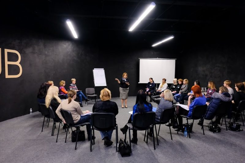 ДніпроОДА запрошує волонтерів на психологічні тренінги
