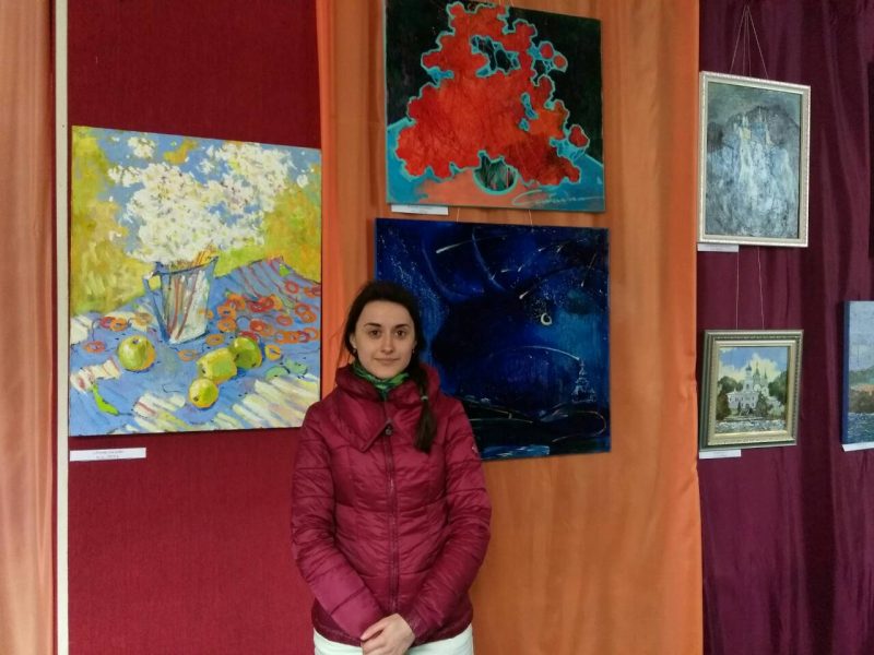 У Костянтинівці триває картинна виставка місцевої художниці
