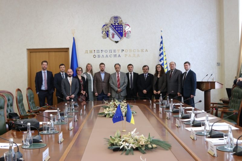 Посол ЄС в Україні прибув до Дніпра на бізнес-форум