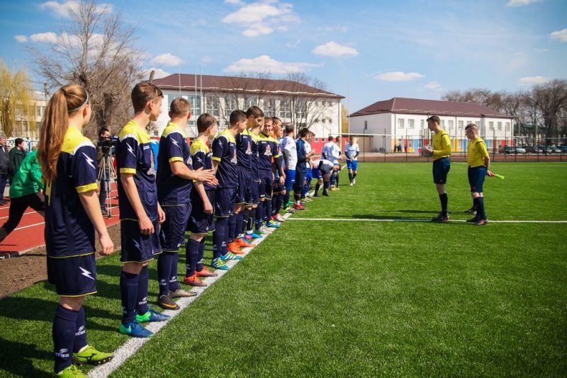 На новому стадіоні в Петриківці провели перший футбольний матч