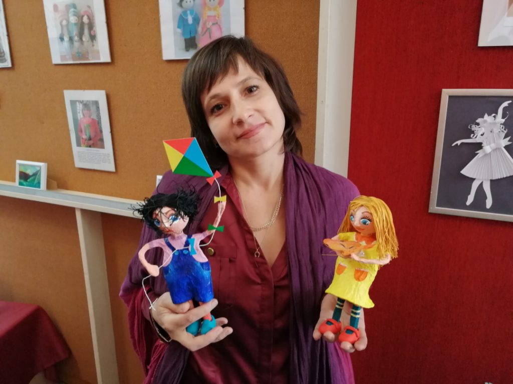 У Костянтинівці відкрилася виставка «Осінній бал ляльок»
