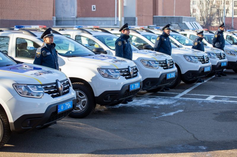 Службові автівки – поліцейським офіцерам громад