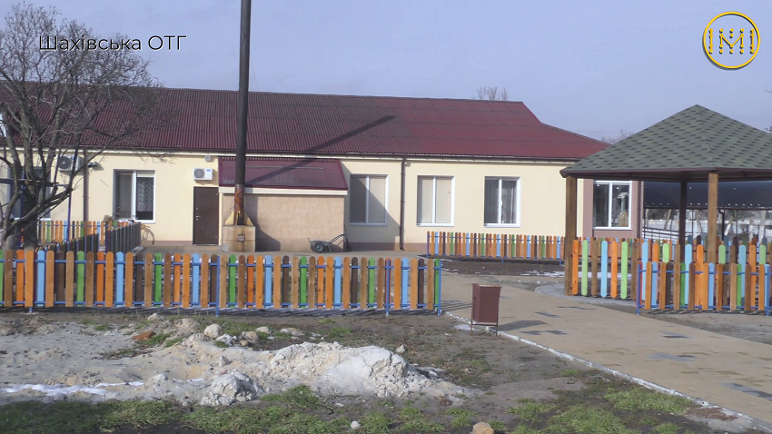 Нові альтанки та сцена для дітей