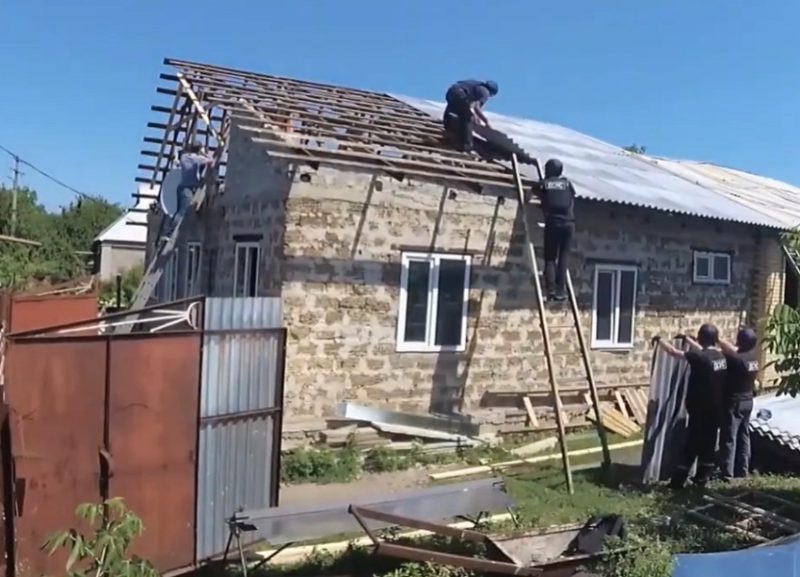 Рятувальники продовжать відновлення пошкодженого війною житла на Донеччині