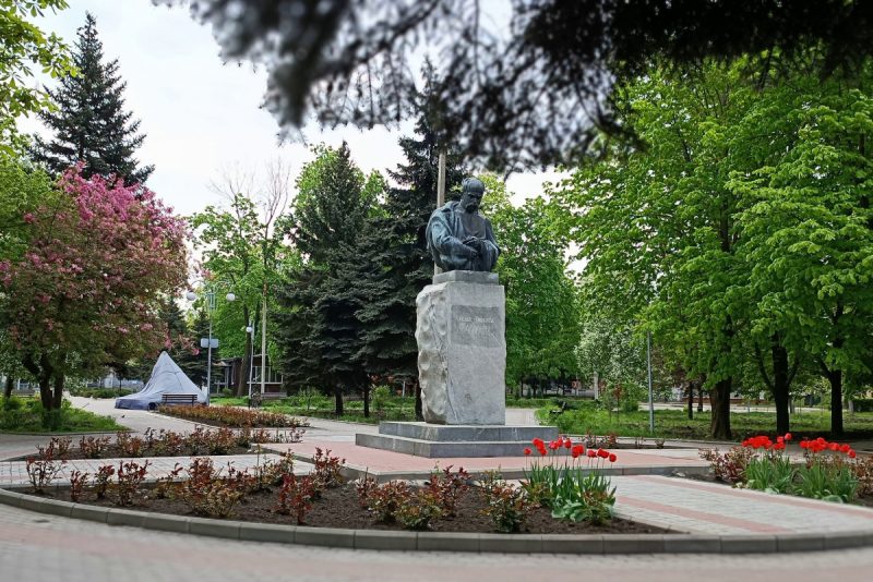Пам'ятник у Новогродівці