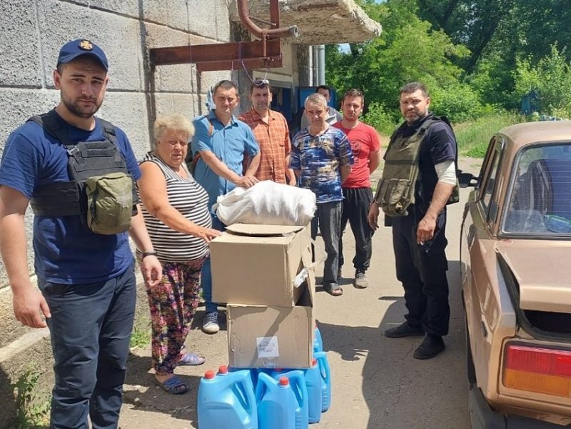 На Луганщині відбувається «тиха» евакуація та підвіз гуманітарної допомоги