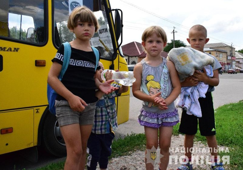 Евакуація дітей на Донеччині відбувається навіть за згодою тільки одного з батьків