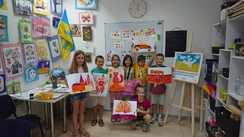 Для дітей-переселенців стартували арт-терапевтичні заняття у Чернівцях