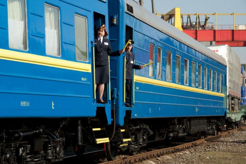 Один раз на чотири дні курсуватиме безоплатний потяг з Донеччини до Черкащини