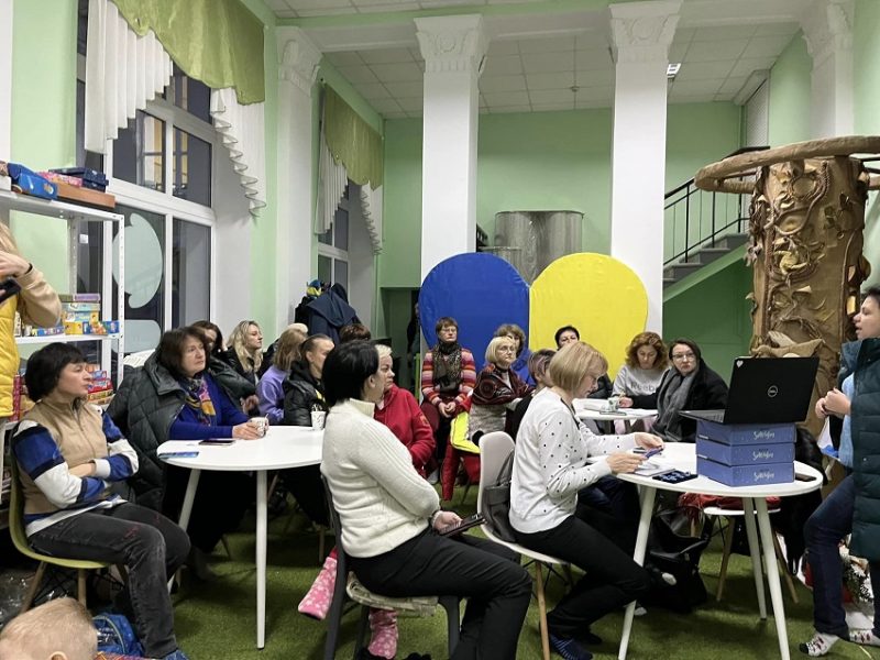Переселенці у Полтаві вивчають історію України та полтавського регіону