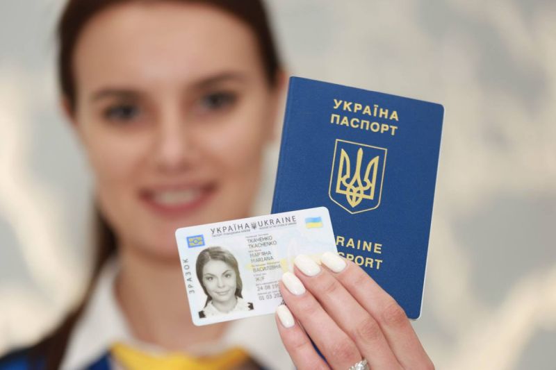 Українці у Стамбулі можуть отримати ID-картки та закордонні паспорти