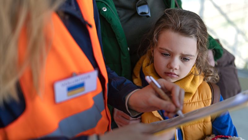 Евакуація дітей з Донеччини – питання, яке досі не можуть вирішити