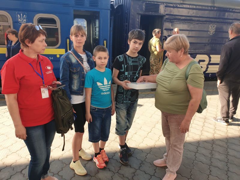 Родини, які евакуюватимуться з Донеччини, можуть отримати планшети