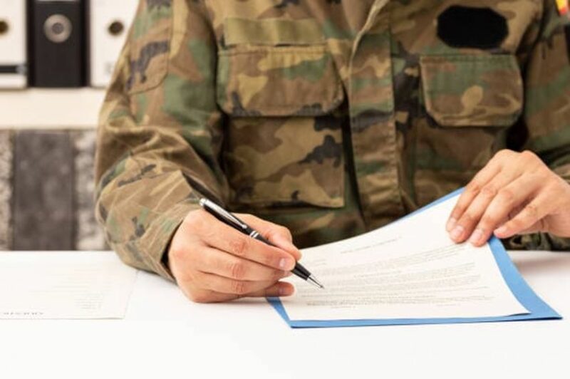 Ветерани, військові та члени їхніх родин можуть отримати безоплатну юридичну допомогу